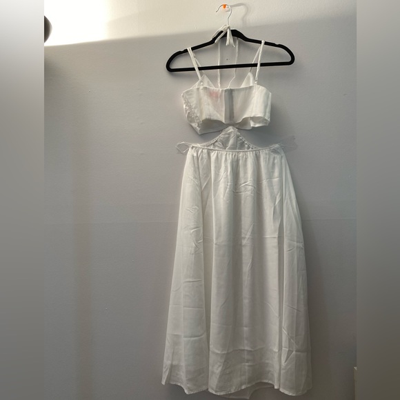 NWT Renamed White Tie Halter Neck Cut Out Midi Summer Dress with Lining Y2K - Picture 8 of 11